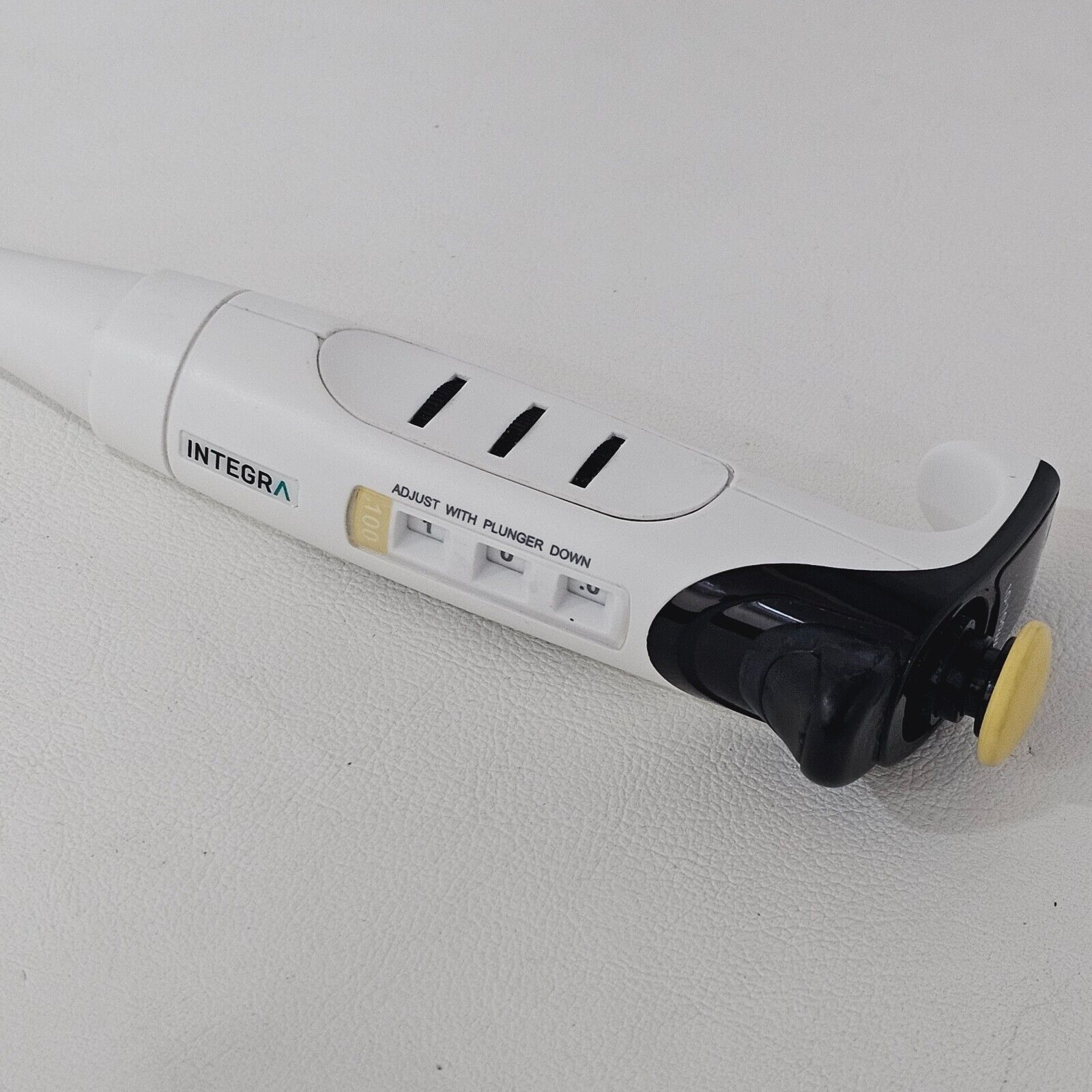 INTEGRA EVOLVE Well balanced Manual Pipette 3015 Single Channel 10-100µl