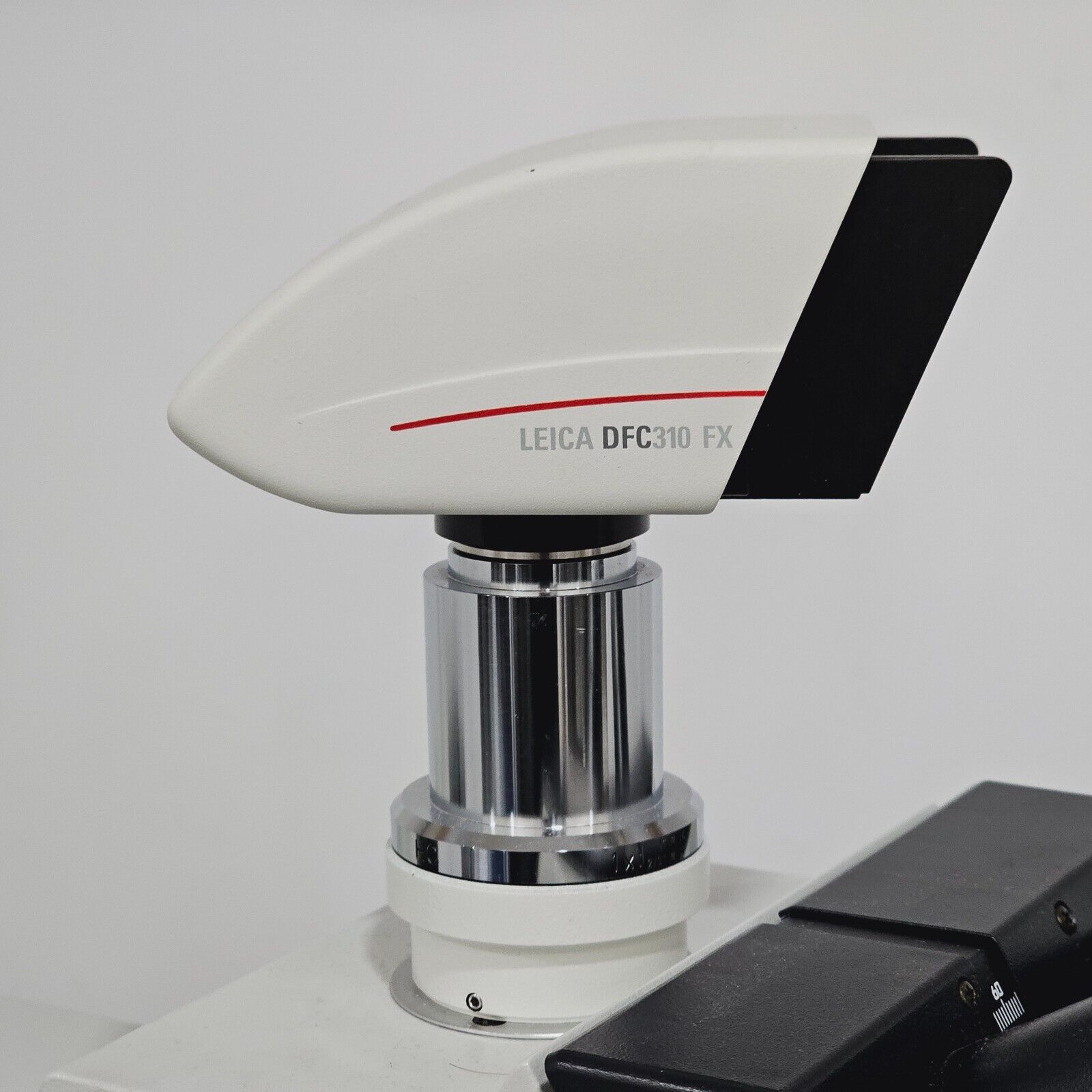 Leica DMRE HC Microscope 020-525.755 DFC310 FX Camera & Light Source + 4 Objecti