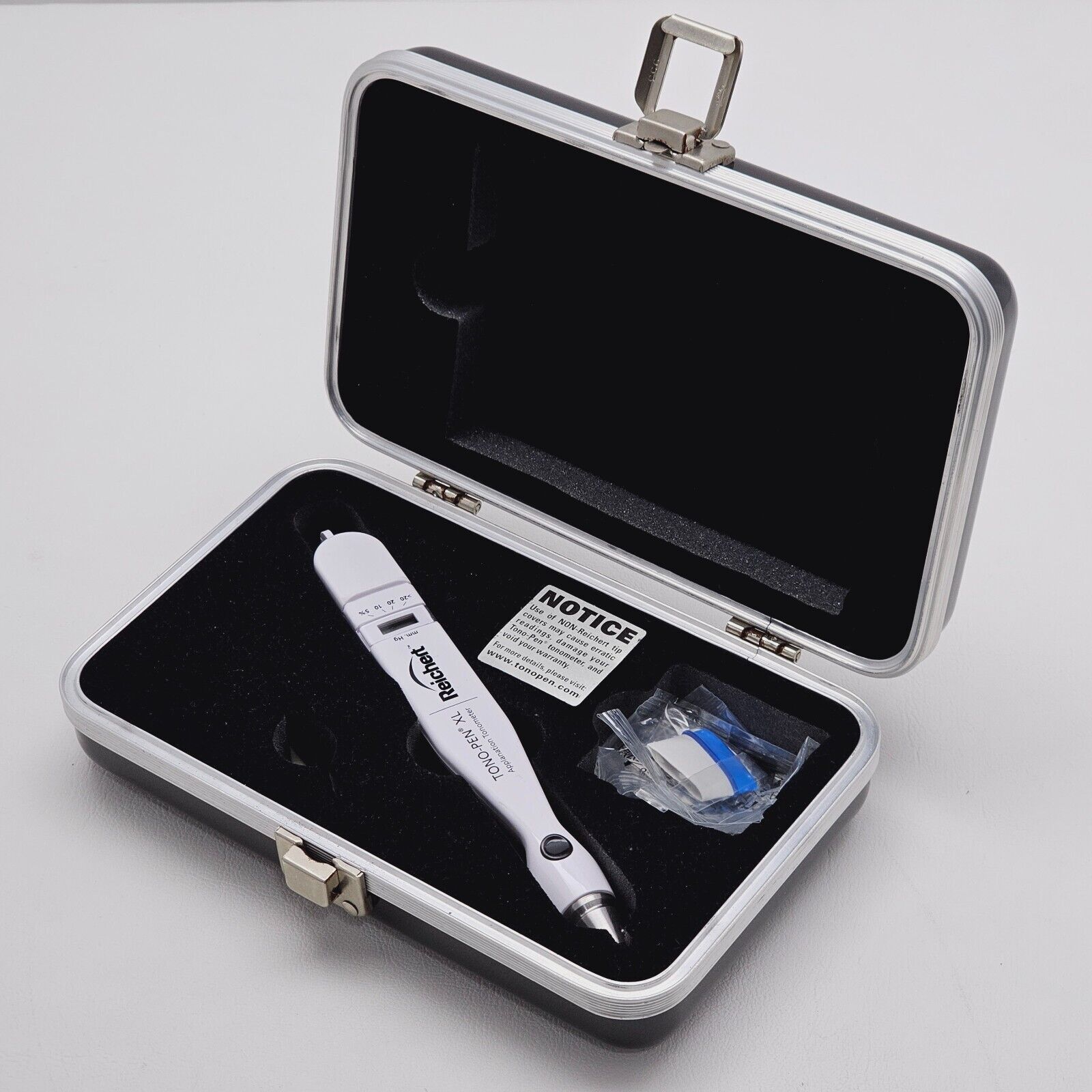 Reichert TONO-PEN XL Applanation Tonometer