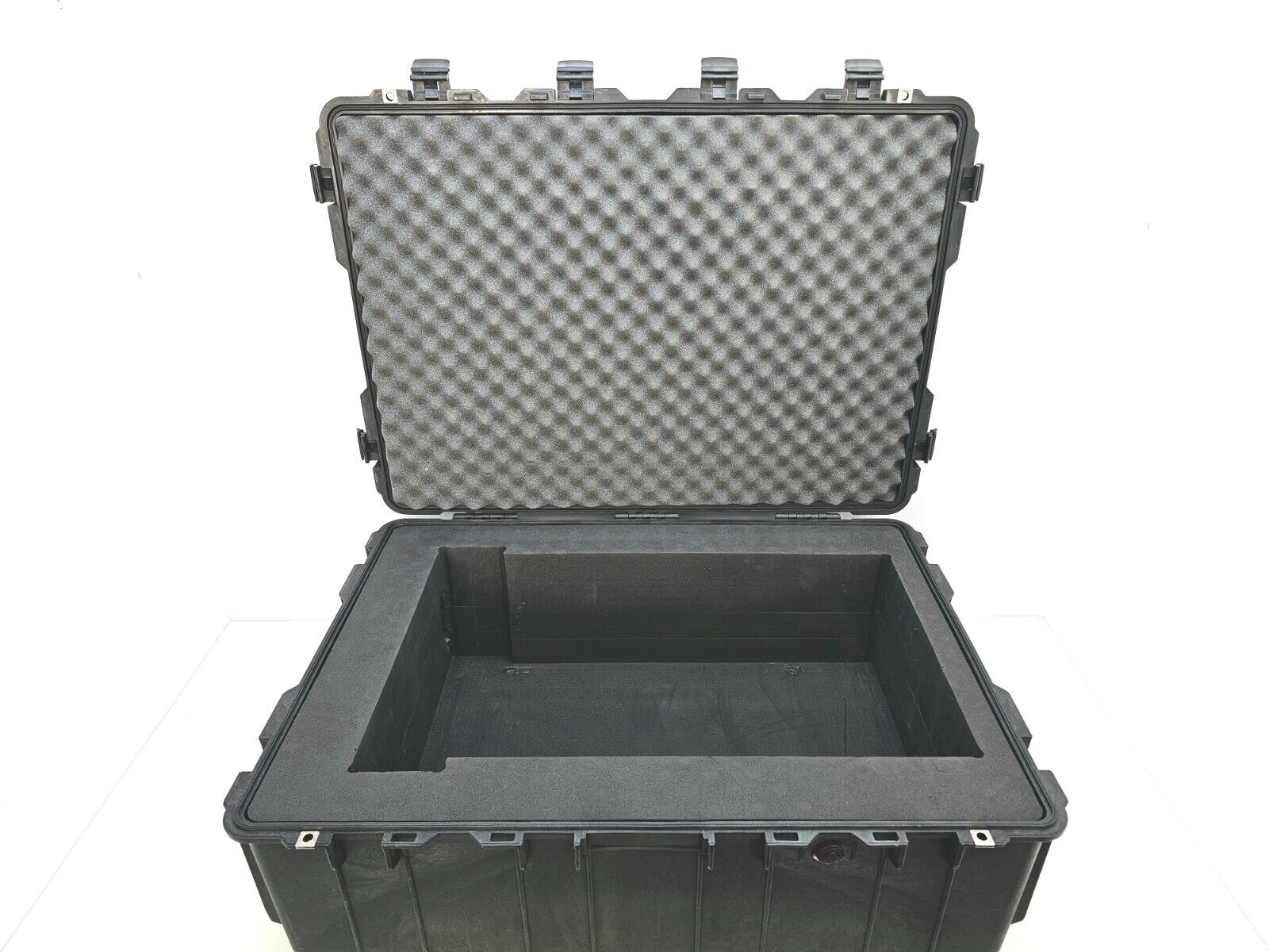 PELI 1730 Carry Transit Transport Case with Foam Cut-out and Wheels