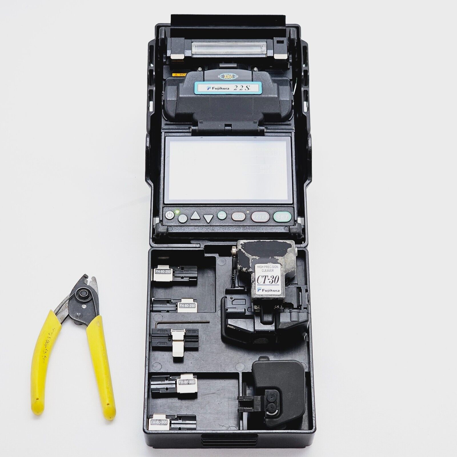 Fujikura 22S Fiber SM MM Splicer w/ CT-30 Cleaver & Clamps 250/900 ARC 4762