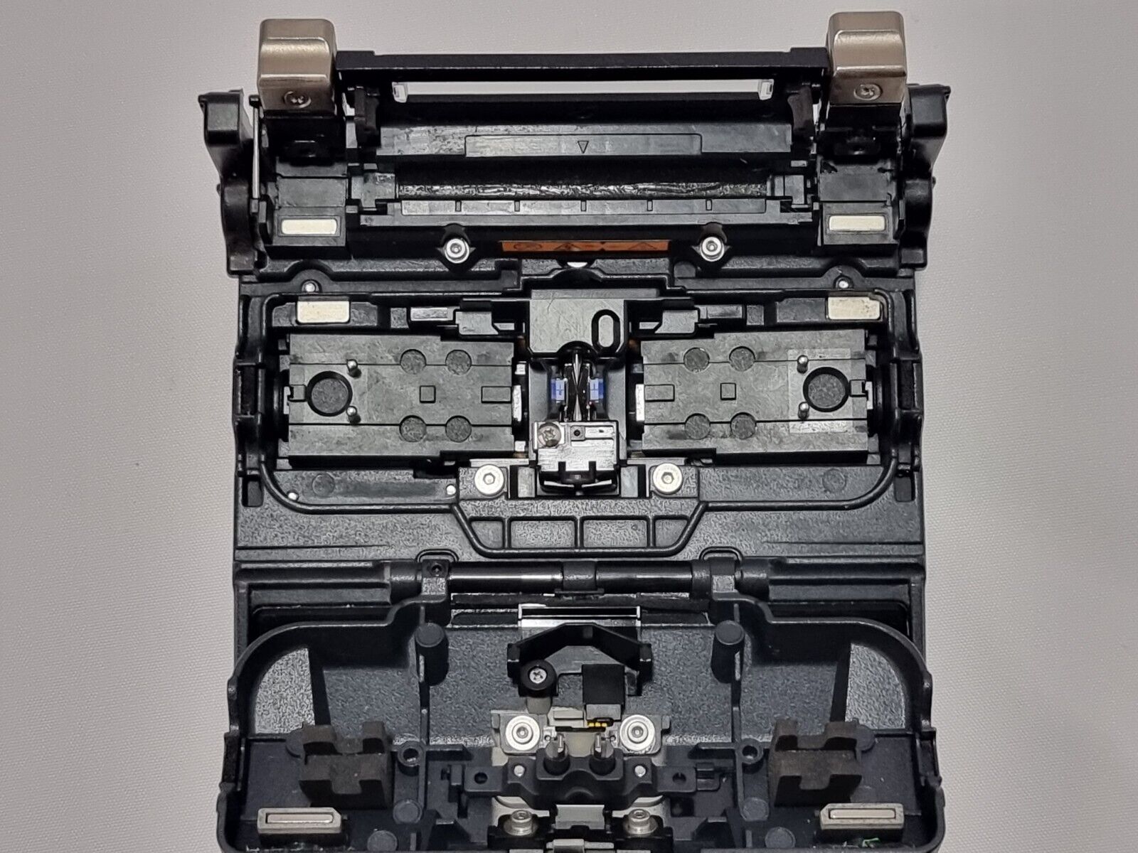 Fujikura 12S SM MM Fixed V-Groove Fiber Optic Fusion Splicer + 250 Fiber Holders