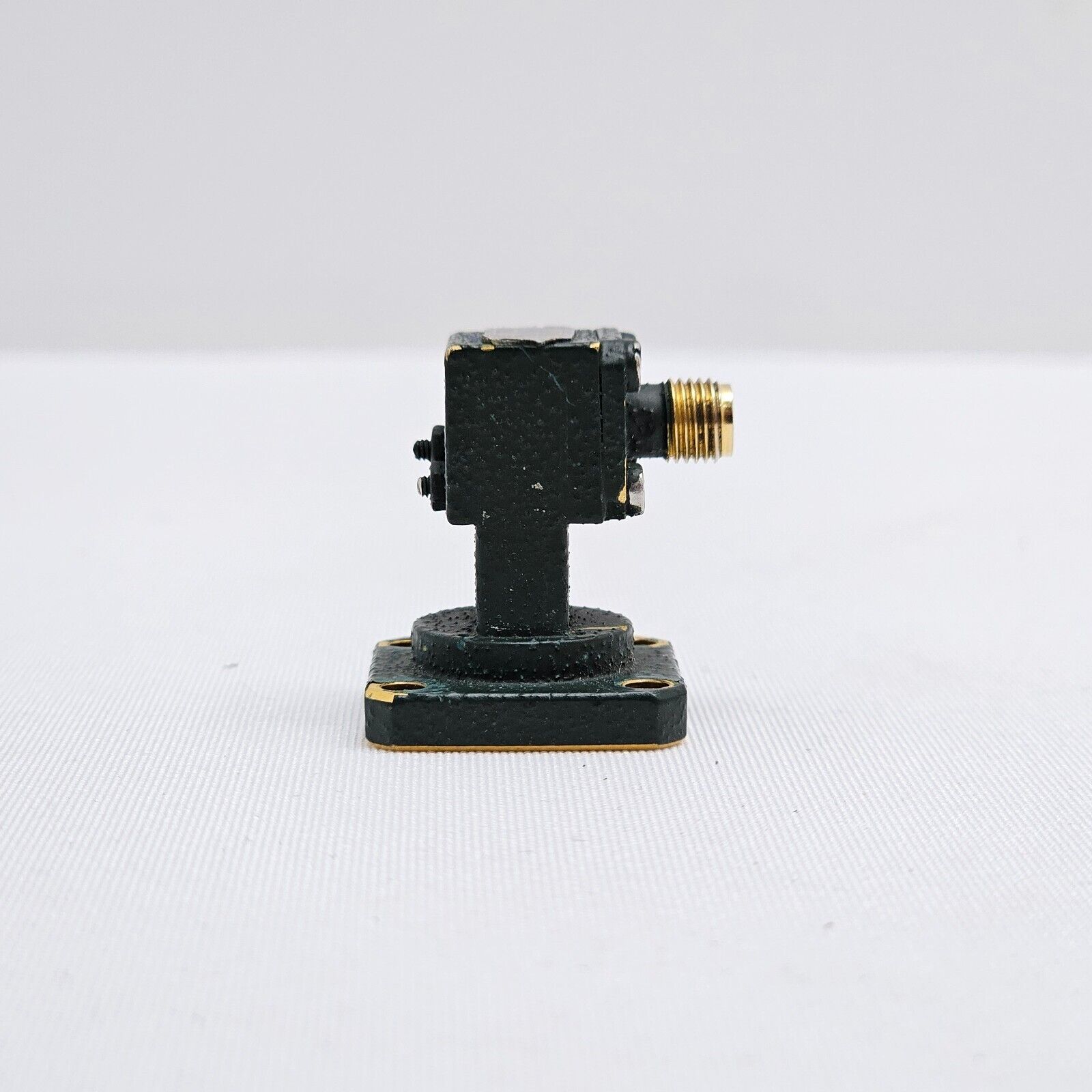 Flann Microwave 20094-SF40 Waveguide to SMA Coax Adaptor 17.6 - 26.7 GHz