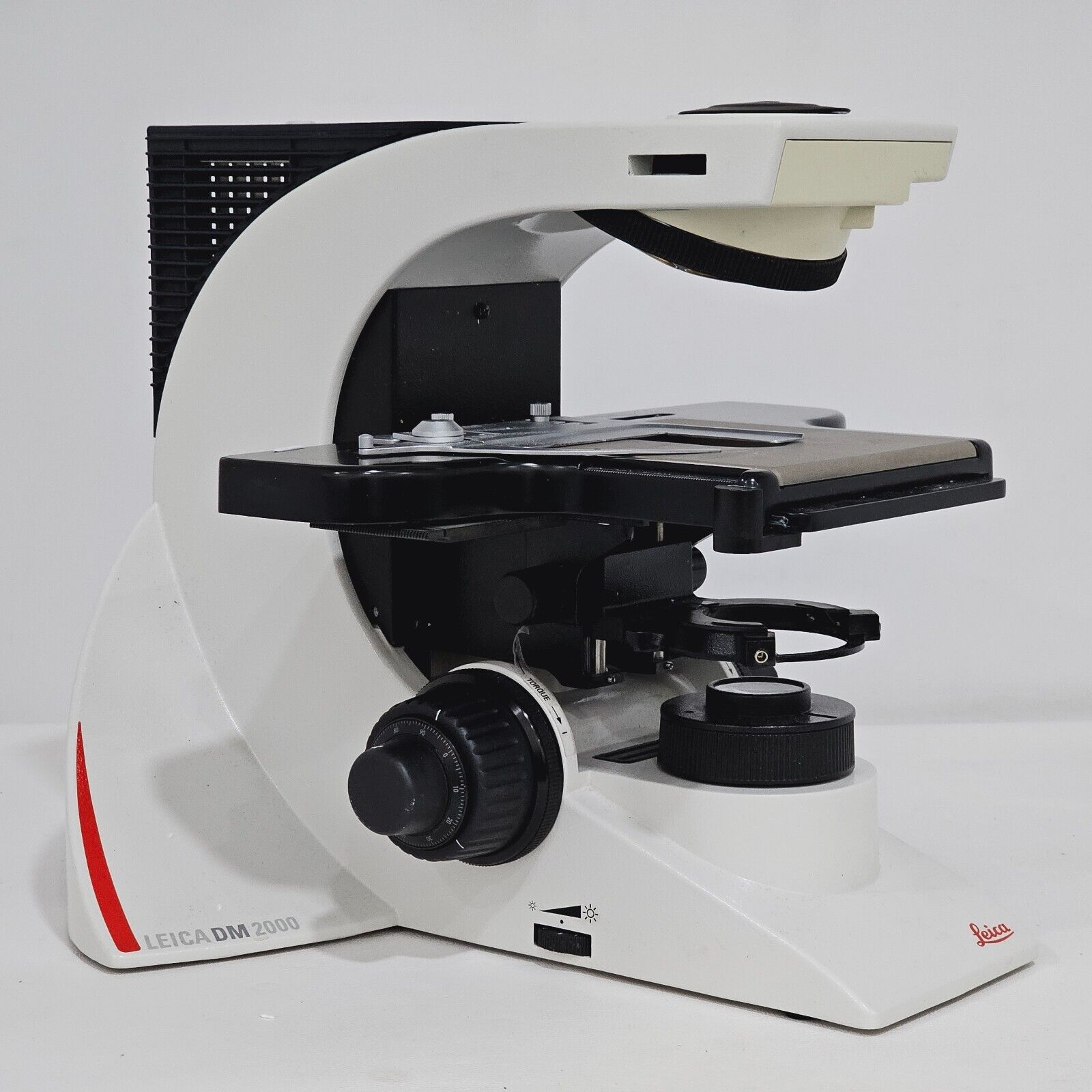 Leica DM2000 LED Microscope 11888138 MFD 2013 DM 2000