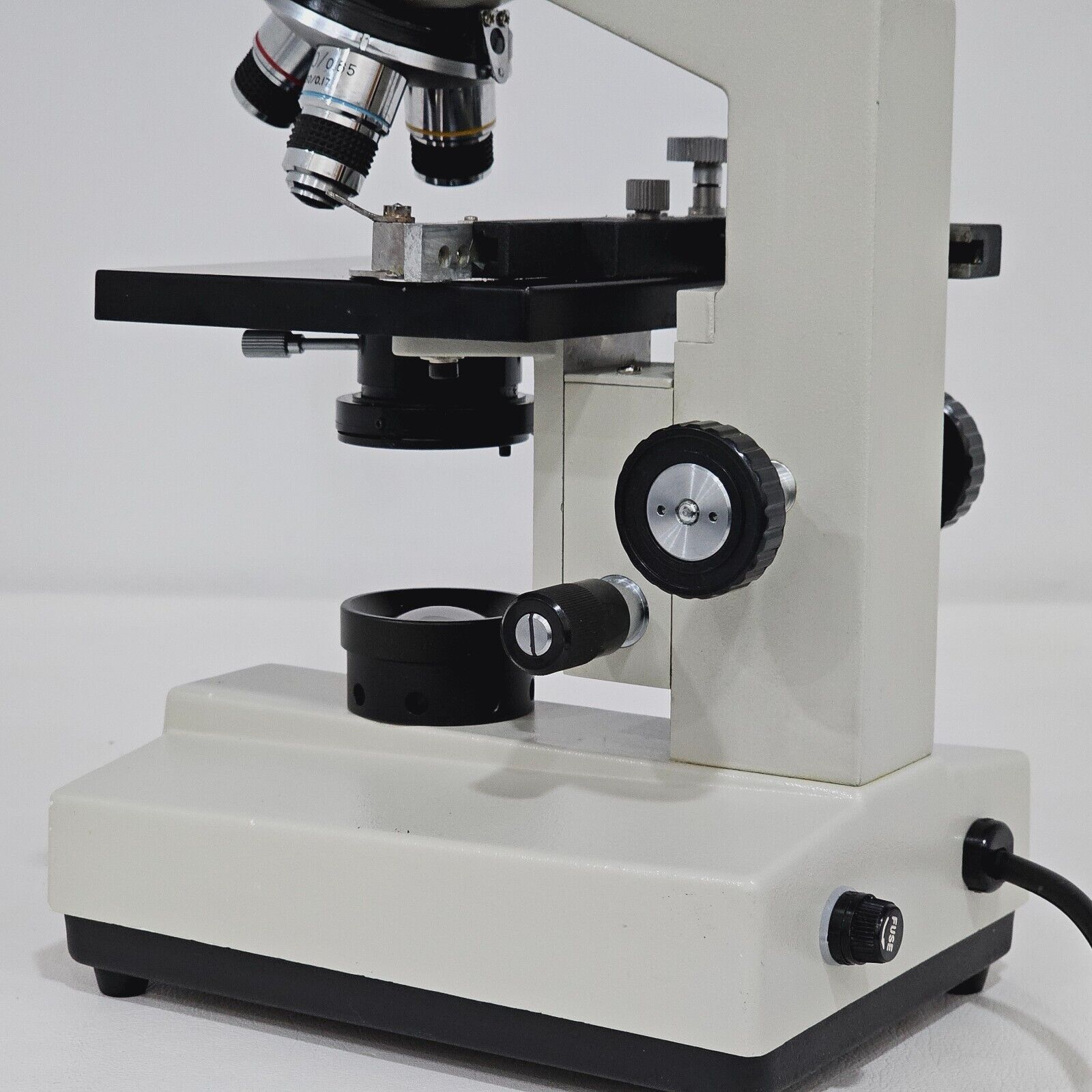 Microscope with Objectives 10/0.25 4/0.1 40/0.65