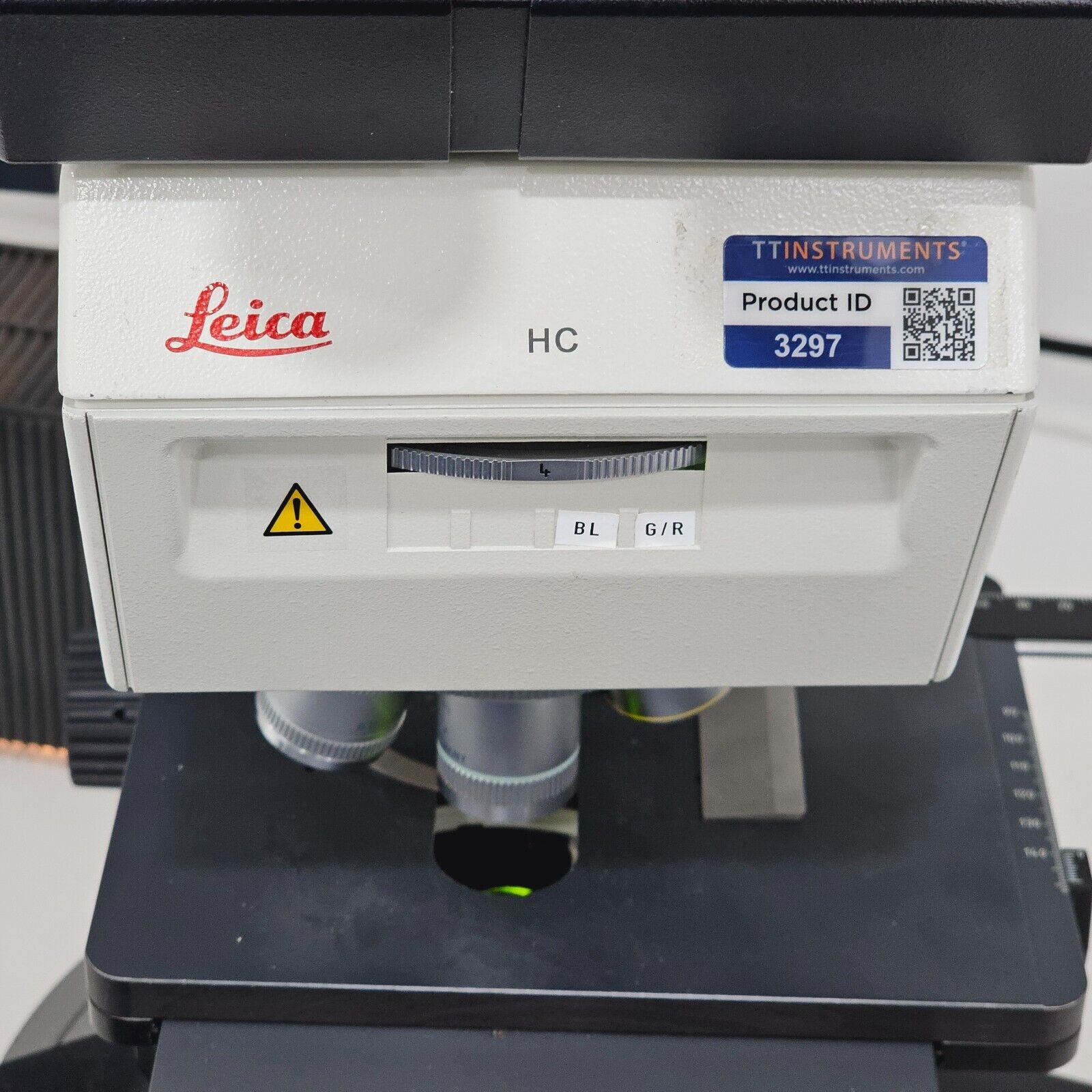 Leica DMRE HC Microscope 020-525.755 DFC310 FX Camera & Light Source + 4 Objecti