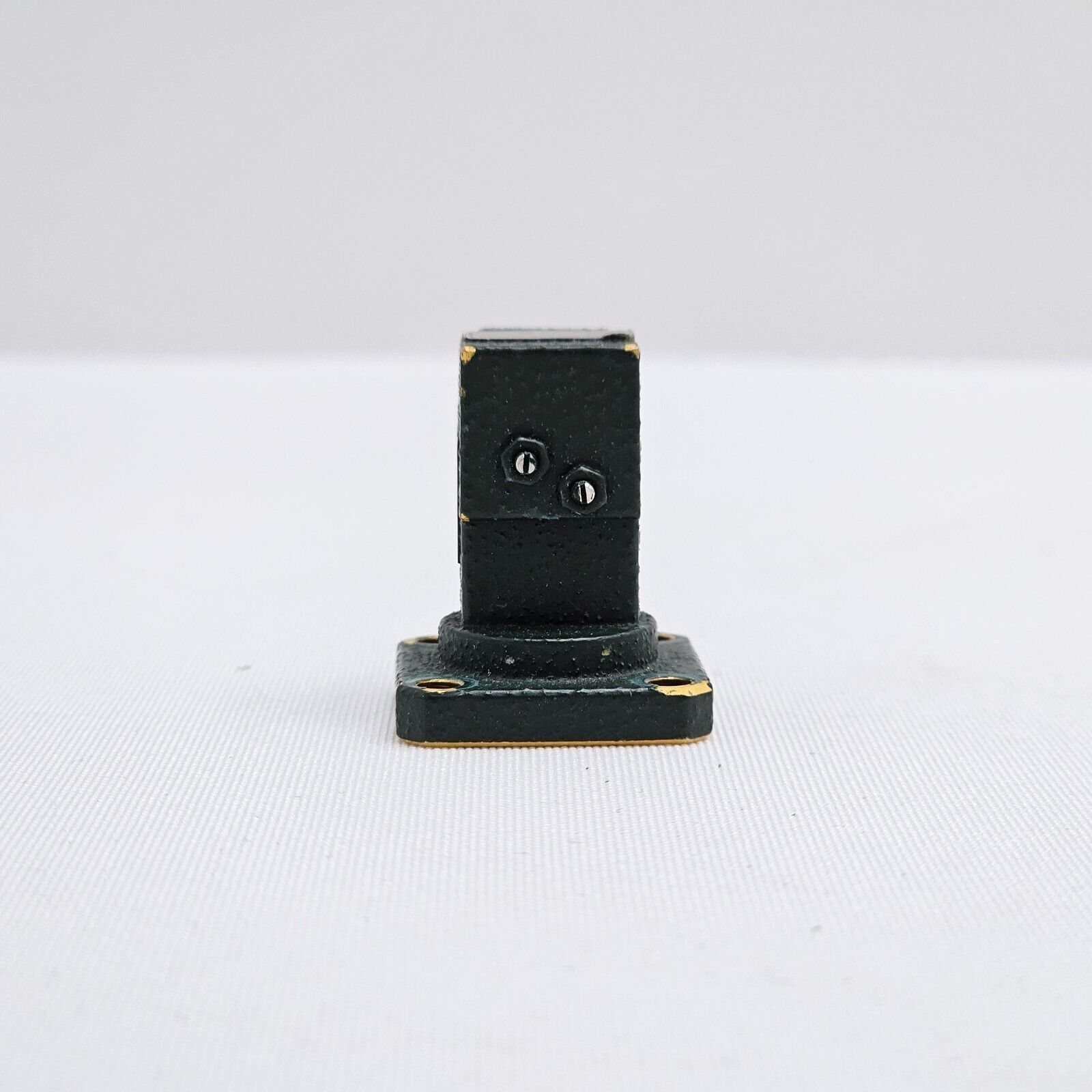 Flann Microwave 20094-SF40 Waveguide to SMA Coax Adaptor 17.6 - 26.7 GHz