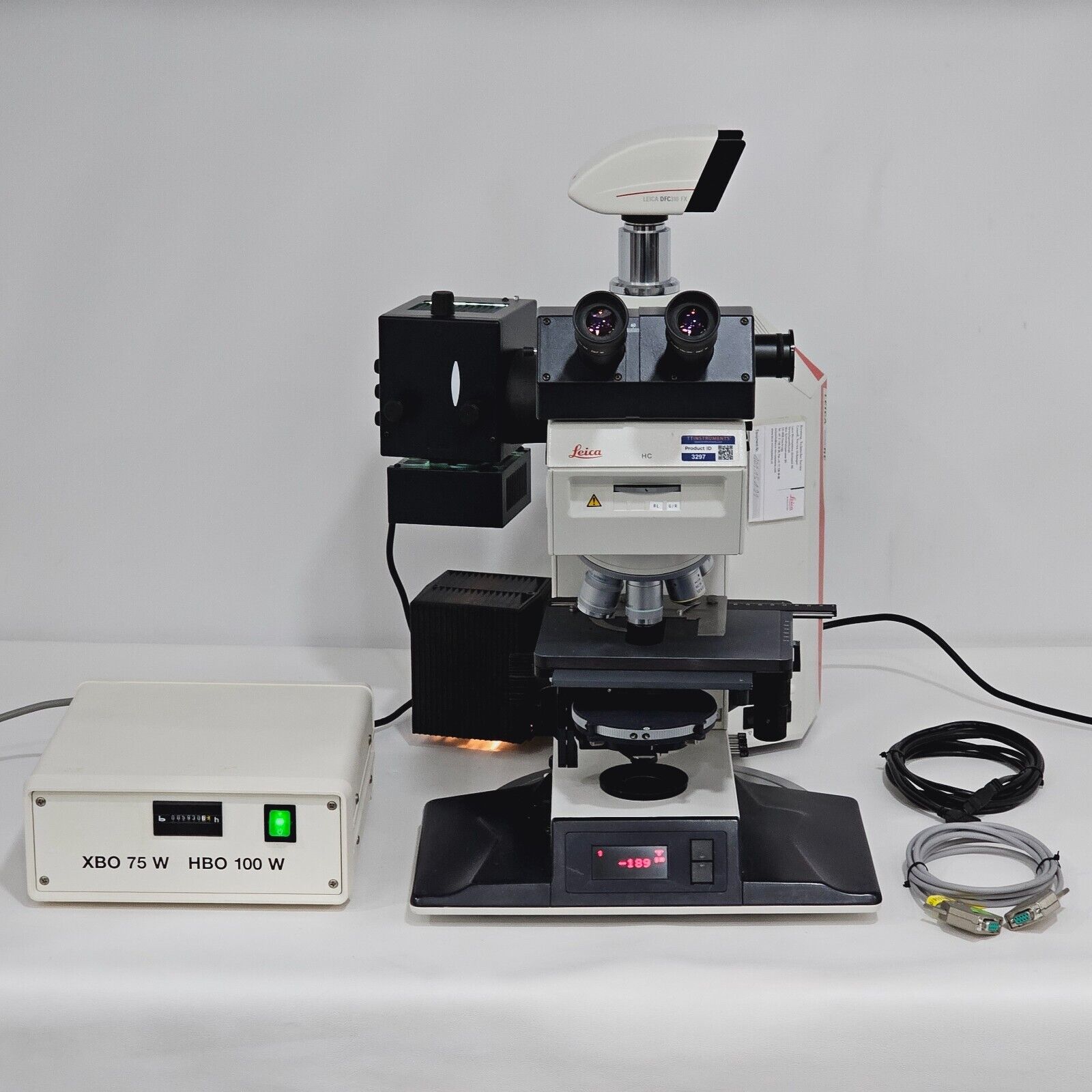 Leica DMRE HC Microscope 020-525.755 DFC310 FX Camera & Light Source + 4 Objecti