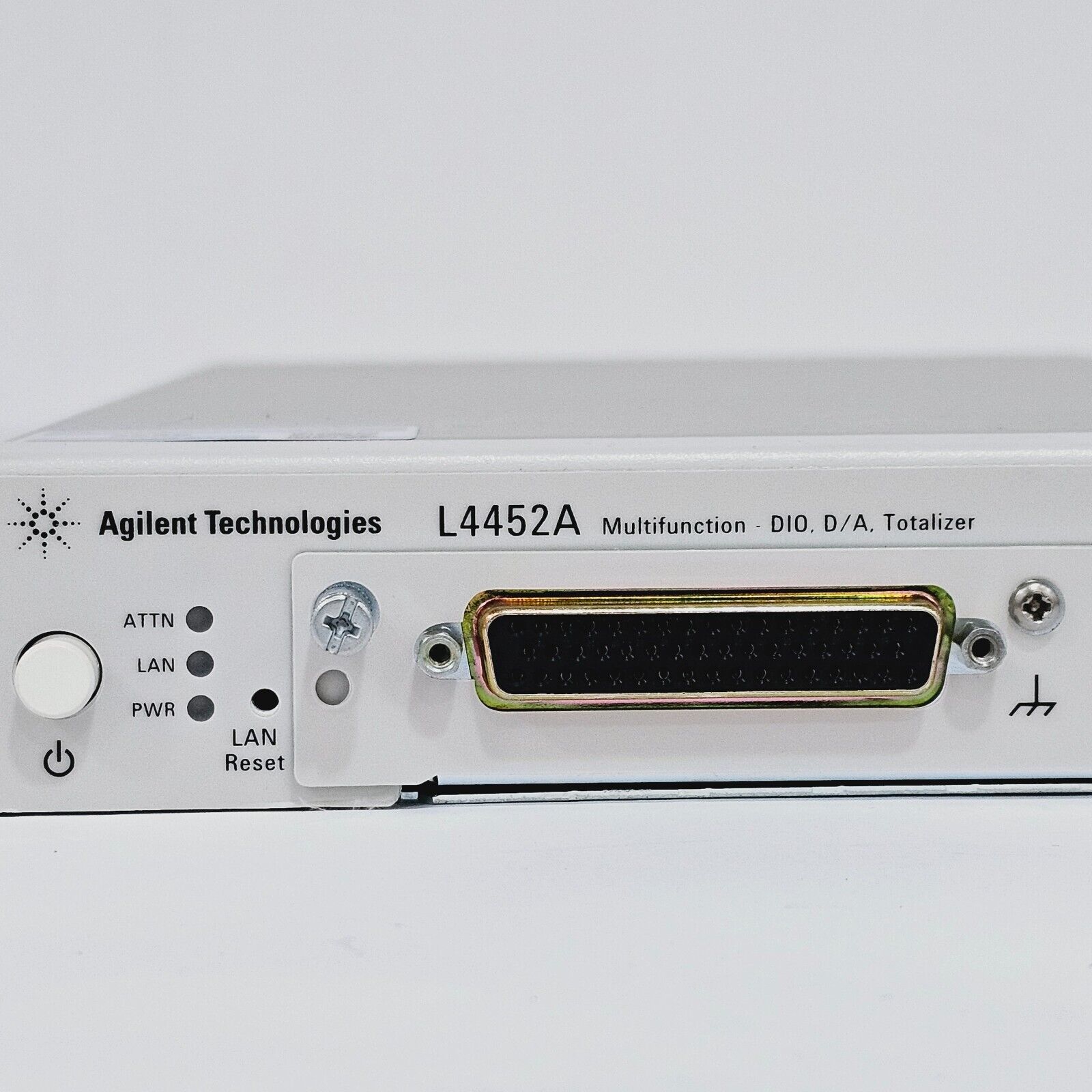 Keysight Agilent L4452A Multifunction - DIO, D/A, Totalizer w/ 1x 34952T Slot